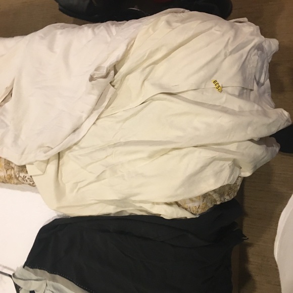 Tommy Bahama shirt - Picture 3 of 4